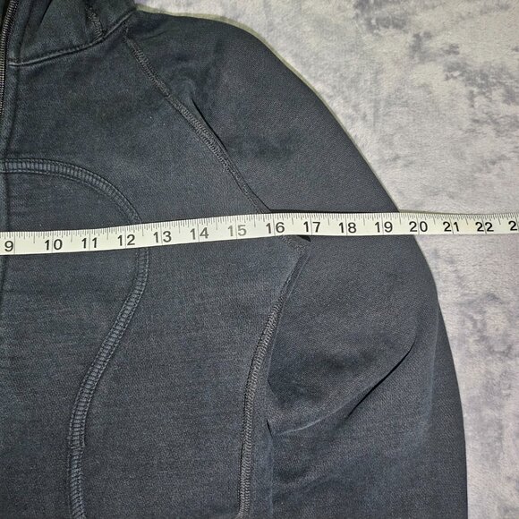Women's Lululemon MISSING TAG Black Athletica Cropped Zip-Up Hoodie Fits XS or S - Picture 6 of 10